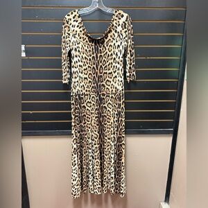 🖤 Eva Varro Leopard Print Stretch Knit Midi Dress Scoop Neck Half Sleeve